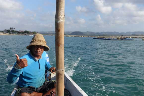 gerupuk-surf-boat-captain gerupuk surf boat captain
