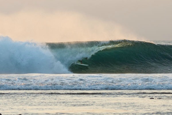 indonesia-surfing