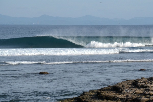 best-surf-spots-lombok