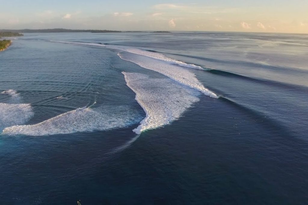 surfing-telescopes-mentawai