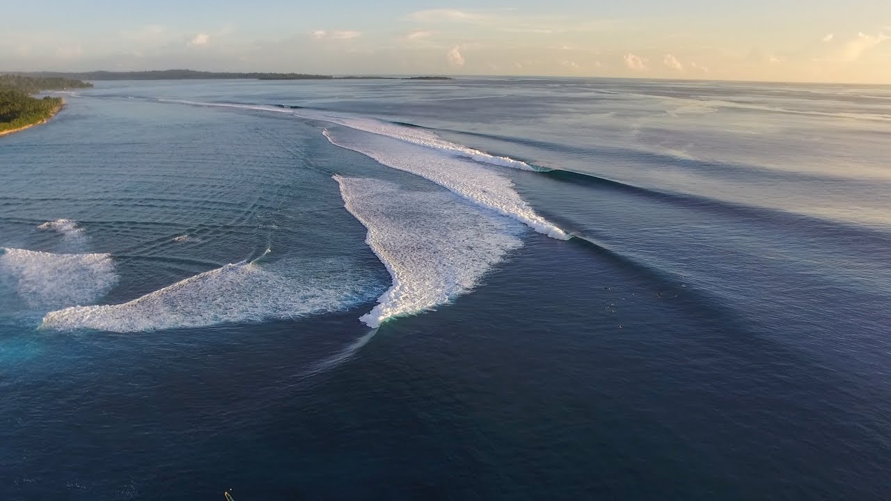 surfing-telescopes-mentawai