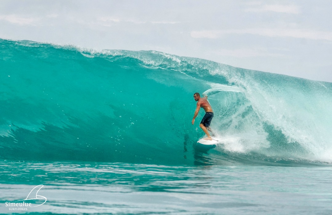 dylans-right-simeulue-surf