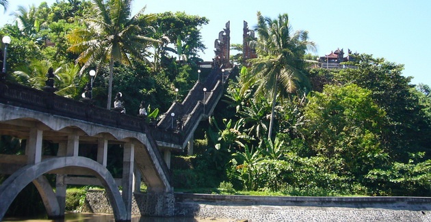 Rambut-Siwi-Temple-Medewi