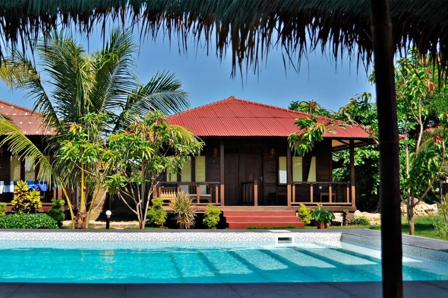 turtles-bungalows-surf-camp