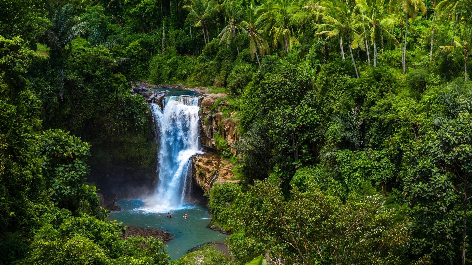 Tegenungan waterfall